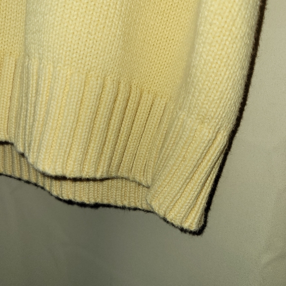L.L Bean Men's V Neck Yellow Pullover - Picture 7 of 8